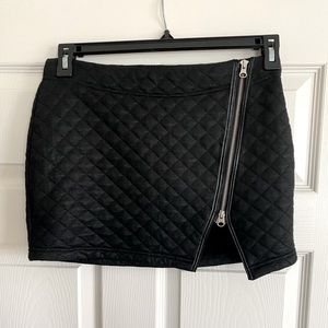 Express front zipper mini skirt